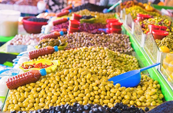 Venta de aceitunas frescas — Foto de Stock