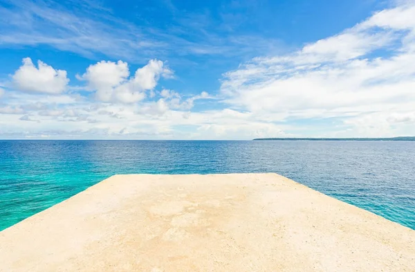 White Springboard Blue Sea Sky Background Wallpaper — Stock Photo, Image