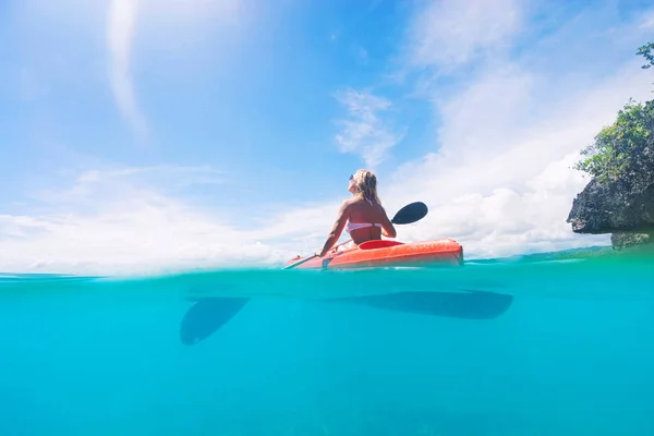 Lady Paddling Kayak Calm Tropical Bay Blue Sky Background Split — Stock Photo, Image