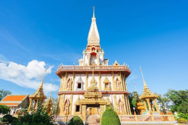 Güney Tayland Phuket, Wat Chalong (Chalong Buddha Tapınağı) içinde Pagoda.