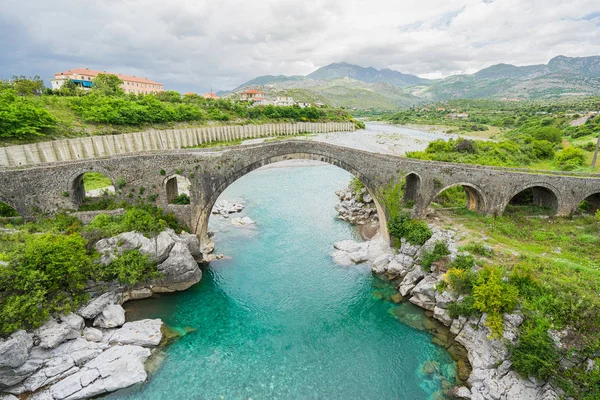 Παλιά Γέφυρα Μεσ Αλβανικά Ura Mesit Κοντά Σκόδρα Στην Αλβανία — Φωτογραφία Αρχείου