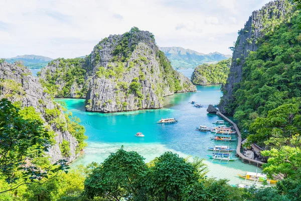 Coron, Busuanga Adası Palawan eyaletinin, Filipinler taşlarla, peyzaj.