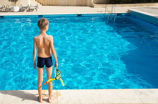 Boy Mask Swimming Pool — Stock Photo, Image