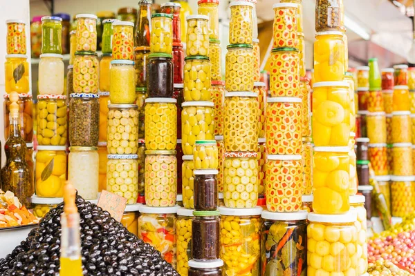Puesto Venta Aceitunas Frescas Alimentos Embotellados Principal Zoco Marrakech Marruecos — Foto de Stock