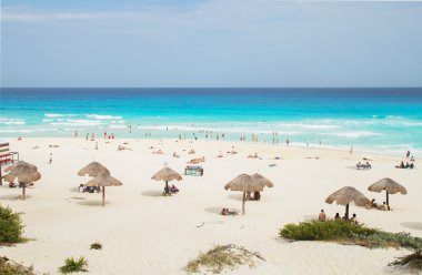 Güzel plaj Karayip sahilinde. Zona Hoteliera, Cancun, Meksika