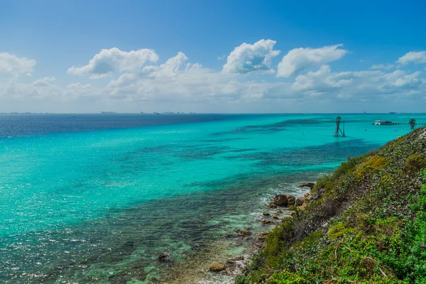 Clear water of the Caribbean. Garrafon Natural Reef Park Activities — Stock Photo, Image