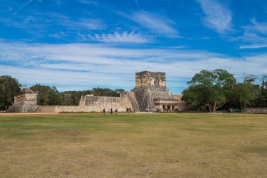 Chichen Itza. Maya harabelerini, sütunlar halinde bir bin savaşçı Yucatan, Meksika Tapınağı