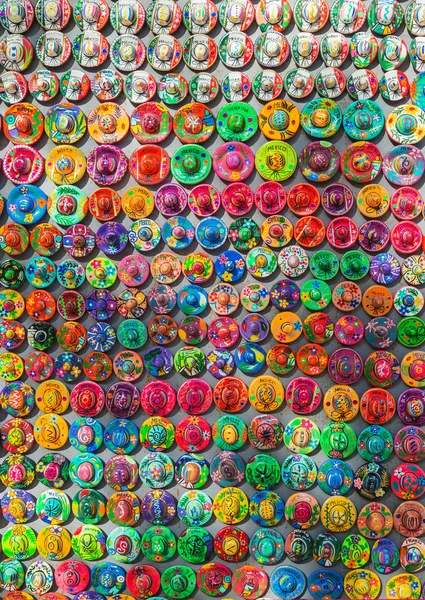 Meksika hatıra. Meksikalı bir gelenek. Mıknatıslar ve hediyeler. Chichen Itza. Maya harabelerini, sütunlar halinde bir bin savaşçı Yucatan, Meksika Tapınağı