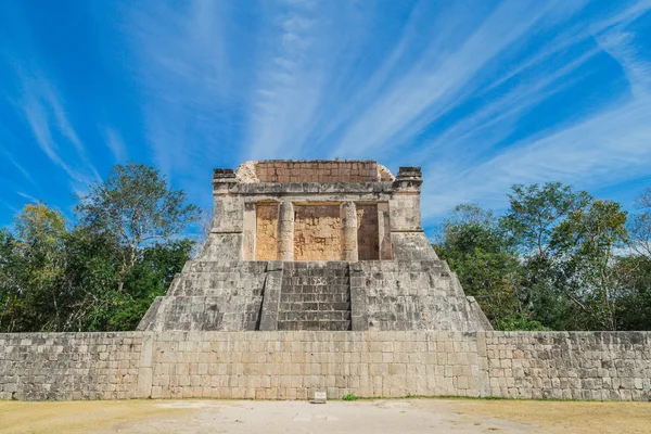 Chichen Itza. Maya harabelerini, sütunlar halinde bir bin savaşçı Yucatan, Meksika Tapınağı