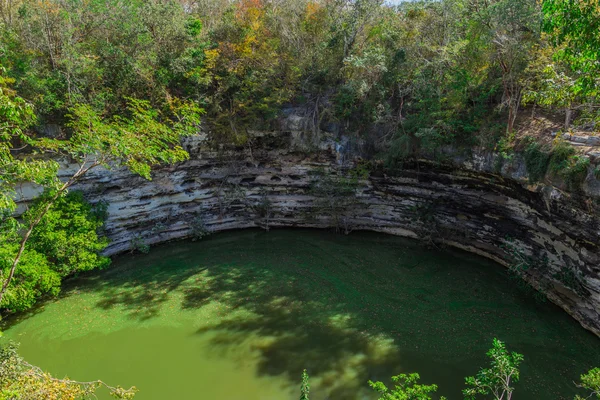 Hipotermik Sagrado de Chichen Itza. Akbaba, kuş. Chichen Itza Tanrı Chaac yağmur için fedakarlıklar yapmak için kullanılan, kutsal hipotermik