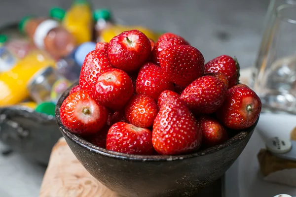 Çilek plaka kuyrukları olmadan