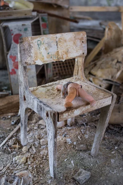Pripyat hayalet kasaba, Çernobil nükleer enerji santrali yabancılaşma bölgesi, Ukrayna Cheburashka anaokulu — Stok fotoğraf