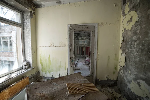 Nursery school in abandoned Pripyat city in Chernobyl Exclusion Zone, Ukraine — Stock Photo, Image