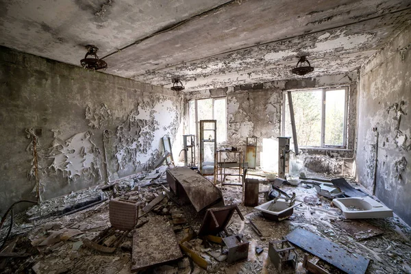 Surgery unit in the Pripyat hospital inside the Chernobyl exclusion zone. abandoned city, ghost town. — Stock Photo, Image