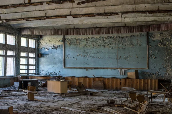 Tsjernobyl, Oekraïne. Binnenkant verlaten stad van Pripyat verliet na de nucleaire ramp in Tsjernobyl. — Stockfoto