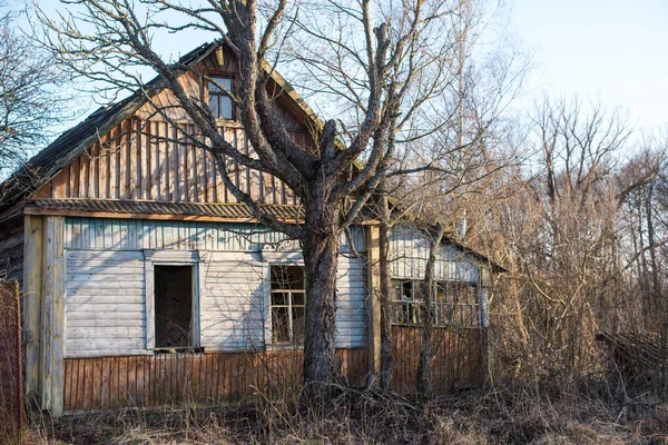 Opuštěný Dřevěný Dům Mrtvé Vesnici Černobylské Zóně — Stock fotografie