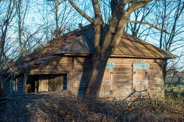 Casa Madeira Abandonada Uma Aldeia Morta Zona Exclusão Chernobyl — Fotografia de Stock