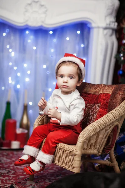 Menino em traje de Santa — Fotografia de Stock
