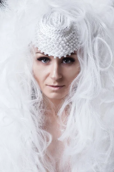 Studio fantezi makyajlı kız