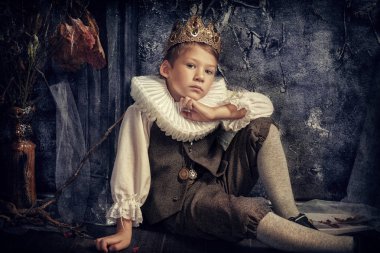 boy in the crown clipart