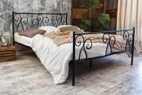 Wrought iron bed — Stockfoto