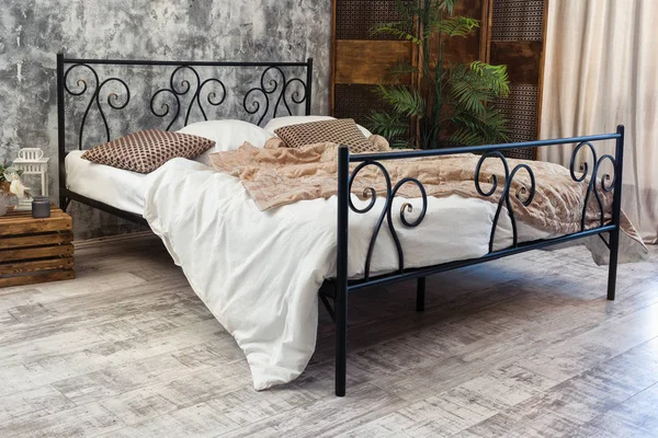 Wrought iron bed