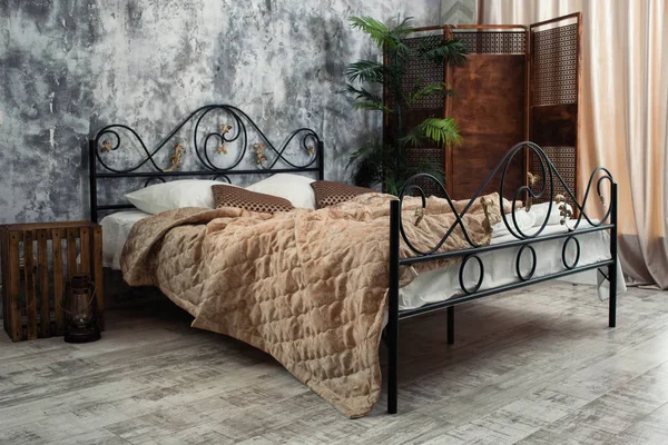 Wrought iron bed