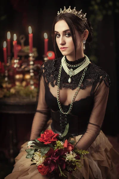 A koronát egy gyönyörű lány portréja — Stock Fotó