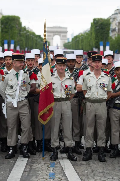 Paris, France - July 14, 2012. A group of legionaries before the parade on the Champs Elysees. — Stock Photo, Image