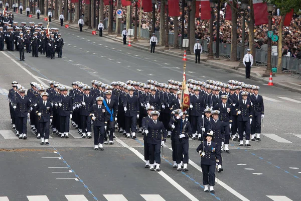 Paris, France - July 14, 2012. Soldiers from the French Foreign Legion march during the annual military parade . — Stock Photo, Image