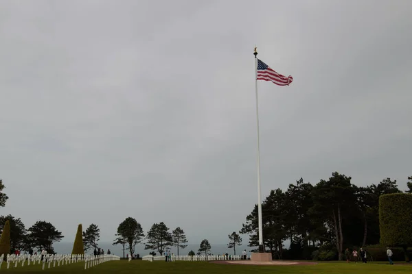 Frankrike, Normandie, 6 juni 2011 - kyrkogården av soldater av de allierade armén som föll under åtgärden i Normandie. — Stockfoto