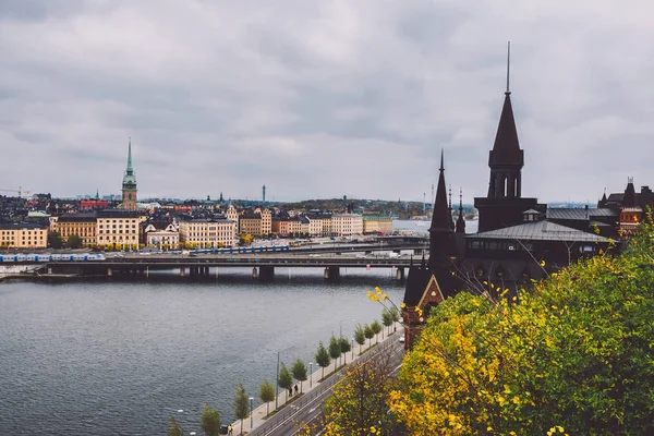 斯德哥尔摩老城和 Centralbron 桥 — 图库照片