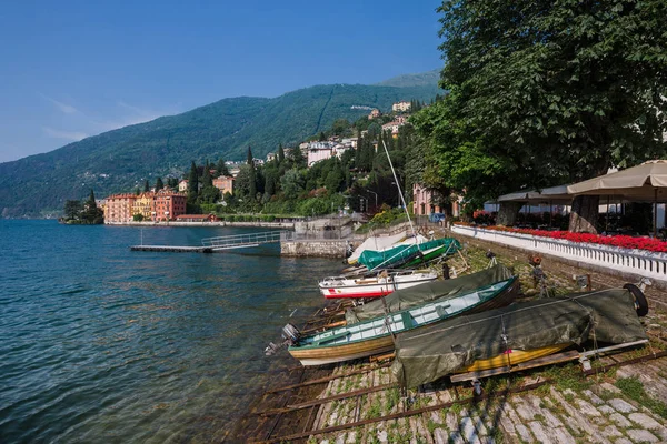 Coast Town Bellano på Comosjön — Stockfoto