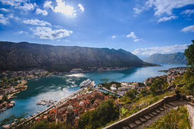 Kotor Körfezi ve Old Town manzara