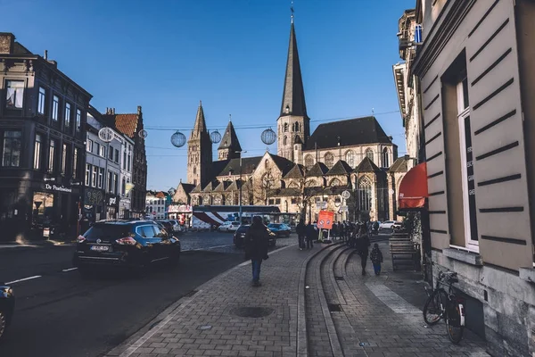 Церква Святого Jacobs в місті Гент — стокове фото