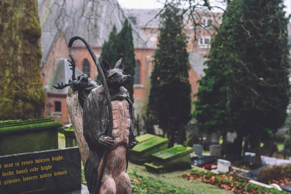 Cementerio Monumentos y Tumbas en Gante, Bélgica —  Fotos de Stock