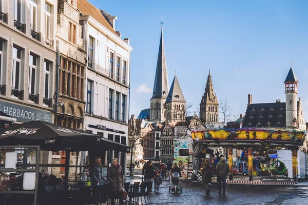 St. Jacobs Church and Christmas Market in Ghent — Stock Photo, Image