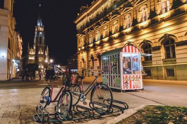 Adı Mary Kilisesi ve özgürlük meydanında Novi Sad
