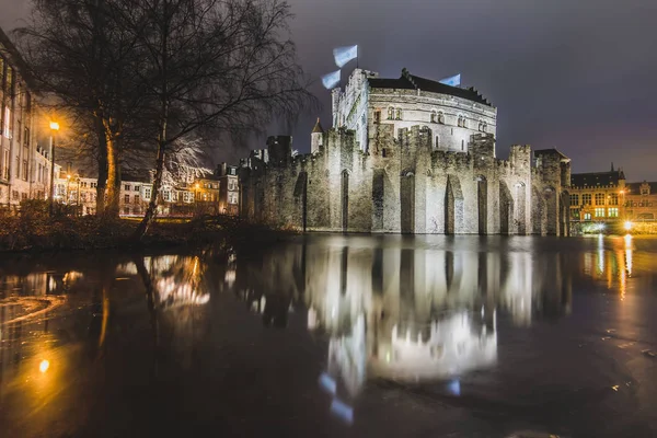Gece Gravensteen Castle Ghent, Belçika — Stok fotoğraf