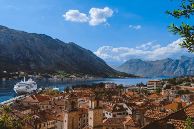 Kotor Körfezi ve Old Town manzara