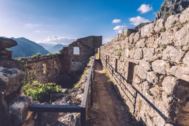 Kotor kale duvarları