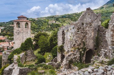Eski Bar Karadağ'ın şehir harap