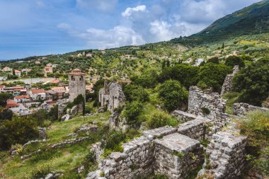 Saat Kulesi ve kalıntıları eski Bar, Karadağ