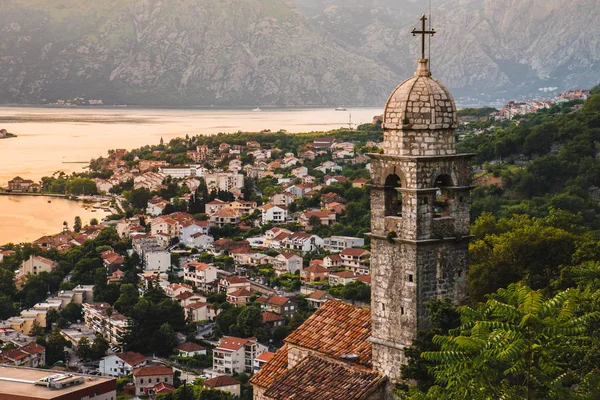 Kotor Bay y el casco antiguo Vista superior — Foto de Stock