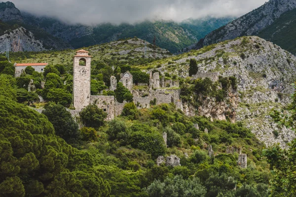 Torre del Reloj y Ruinas del Viejo Bar, Montenegro — Foto de Stock