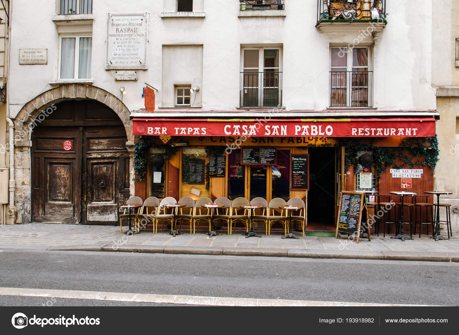 フランス パリのストリート カフェ ストックエディトリアル用写真 C Krugli86 Gmail Com