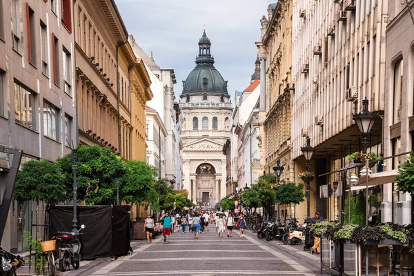 Downtown Street en St. Stephen Basiliek Uitzicht — Stockfoto