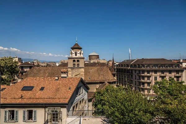 Genf óvárosának csempézett háztetői — Stock Fotó