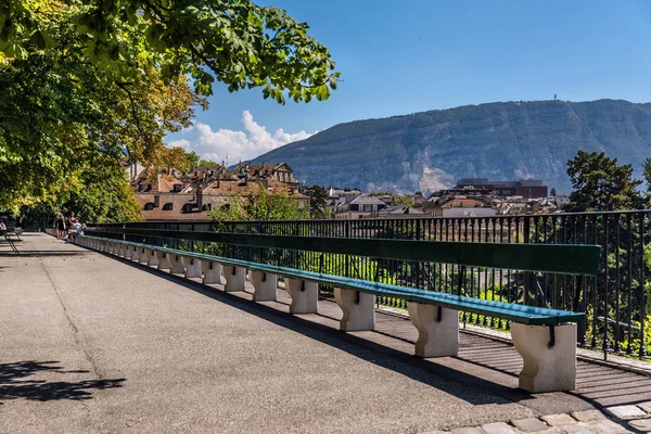 Vista sulle montagne dal centro storico di Ginevra — Foto Stock