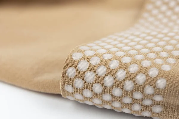 Kan dolaşımını iyileştirmek, ayaklarda ve bacaklarda ağrı ve şişkinliği azaltmak ve dolaşım sorunlarını azaltmak için bacak lenf ödemi (ödemi) için sıkıştırma çoraplarını kapatın.